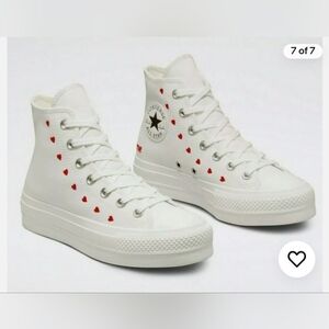 Converse Chuck Taylor All Star Lift Platform High Embroidered Hearts 